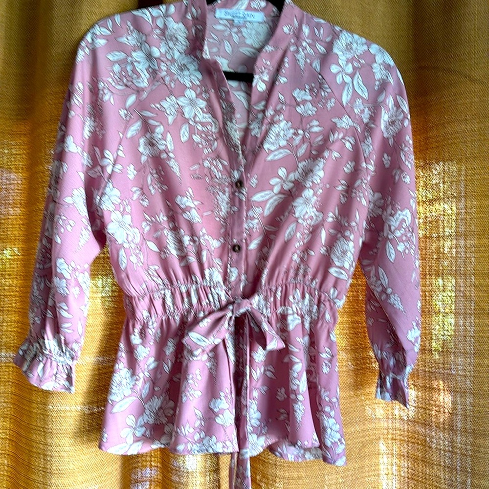 🌸 3/$25 Sweet Rain~Pink Floral Elastic Tie Waist‎ Blouse~ Size Small